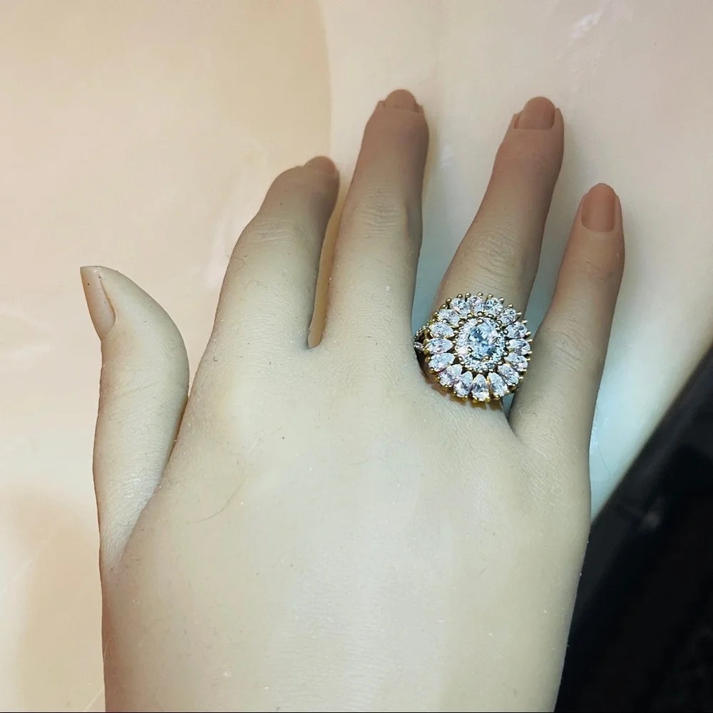 🌺Beautiful PAJ OZ GP. 925 Sterling Silver White Topaz Dinner Ring! - Picture 8 of 16